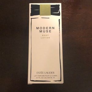 Estēe Lauder Modern Muse Body Lotion